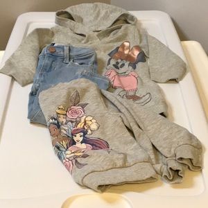 GAP DISNEY OLD NAVY DISNEY PRINCESS SIZE 3T OVERSIZED MINNIE HOODIE IS 2T FIT 3T
